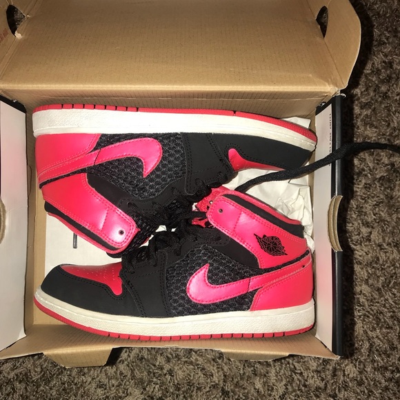 Shoes - Picture 1 of 3